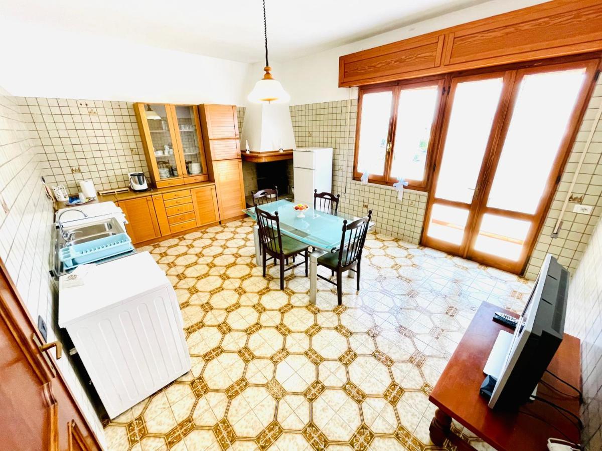 Sa Domu Zara - Ampia Casa Con Terrazzo Villa Pula Exterior foto